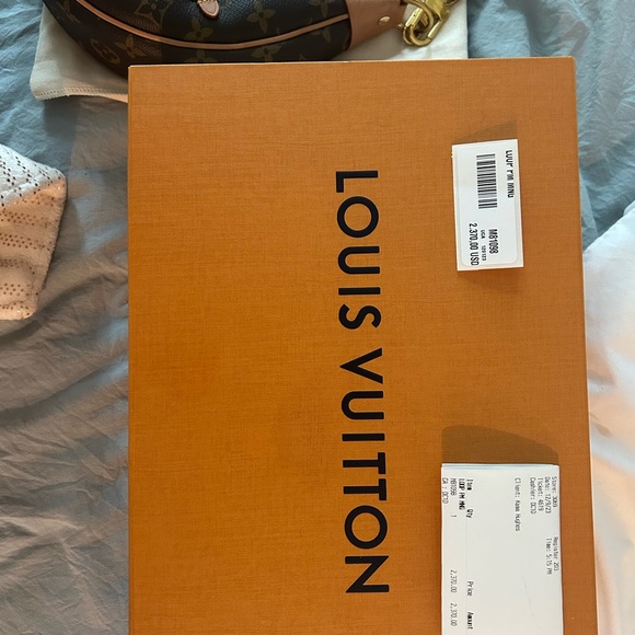 Louis Vuitton Loop handbag - Picture 7 of 11